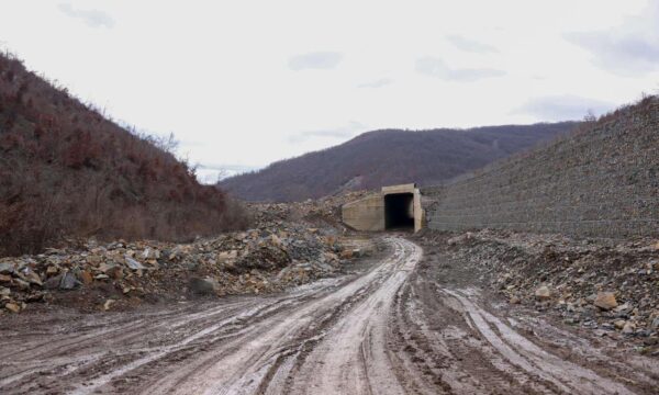 Kurti dhe Aliu: Autostrada Prishtinë-Gjilan kryhet sivjet