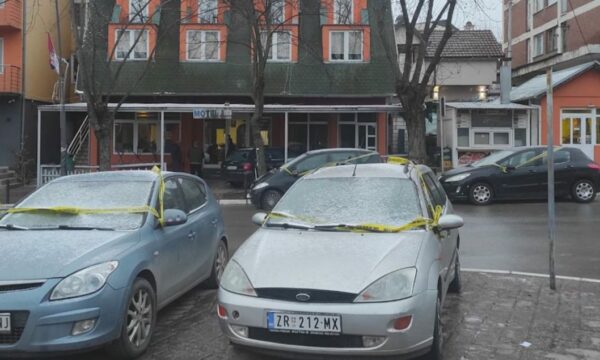 Shpërthimi ndodhi derisa tre persona po hynin në veturë, policia jep detaje për rastin në veri të Mitrovicës