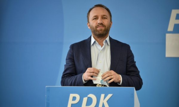 Tahiri: Nuk i votojmë marrëveshjet ndërkombëtare, qëllim kemi ta dërgojmë vendin në zgjedhje