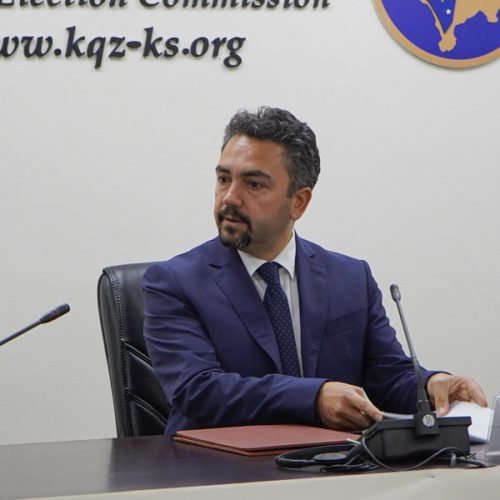 Ambasada britanike ia anulon KQZ-së një ceremoni të përbashkët: A ndodhi kjo shkaku i mosmiratimit të rezultateve të Listës Serbe?