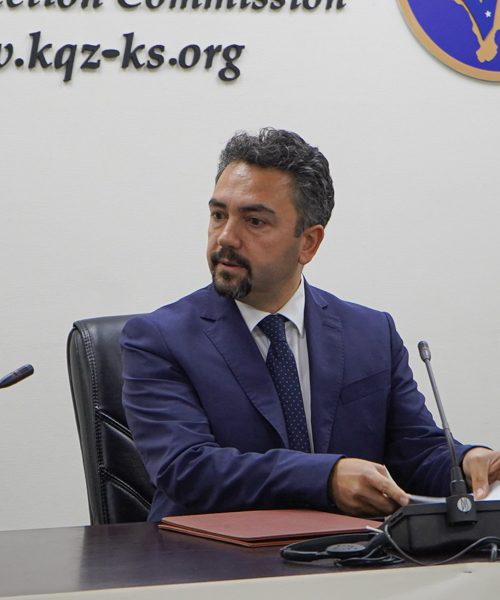 Ambasada britanike ia anulon KQZ-së një ceremoni të përbashkët: A ndodhi kjo shkaku i mosmiratimit të rezultateve të Listës Serbe?