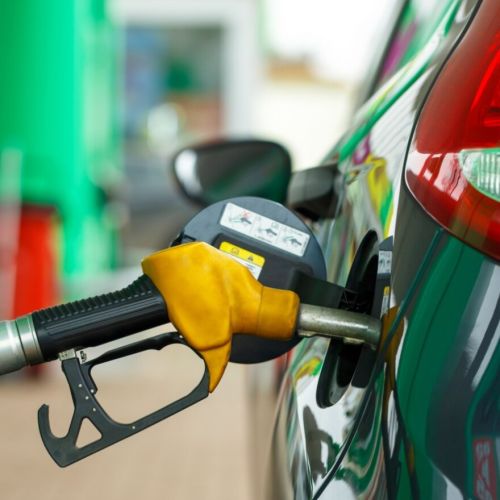 Bie nafta, hip benzina – gazi njëjtë