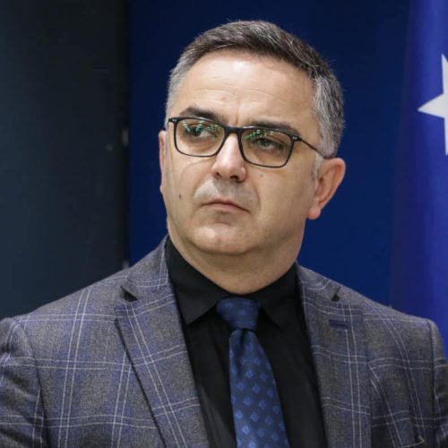 Besnik Tahiri: Kurti nuk e fton Haradinajn për çështjen e presidentit sepse e di pozicionin tonë