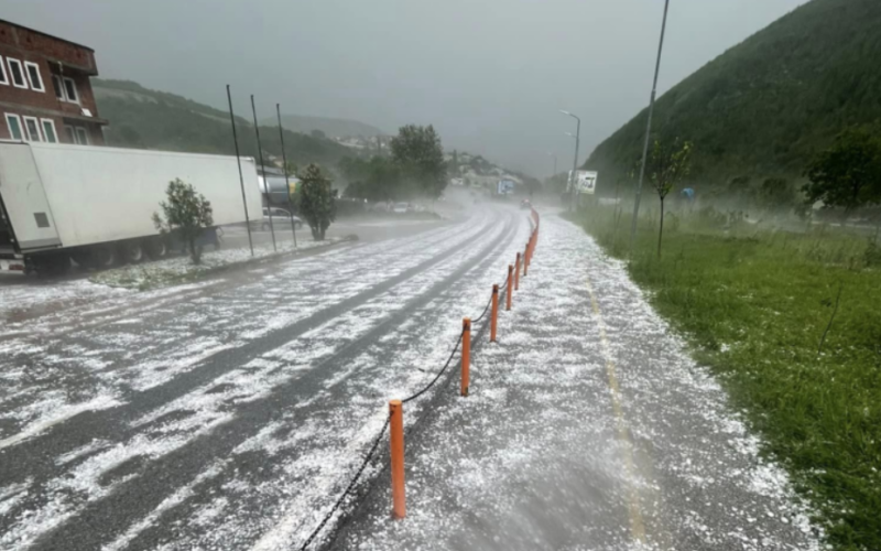 Breshëri i madh mbulon rrugët në Han të Elezit, ende nuk dihen dëmet që mund të ketë shkaktuar