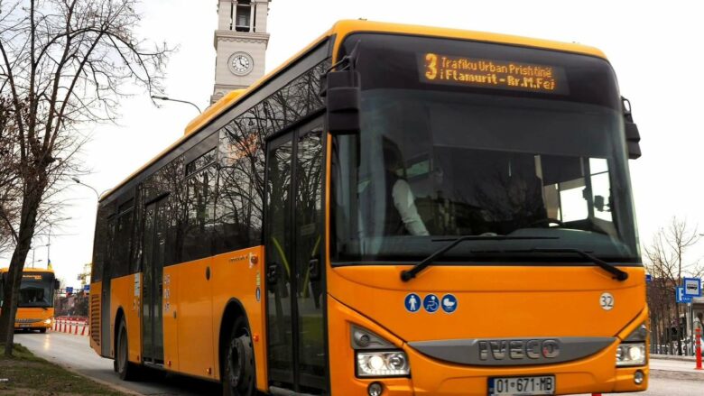 Qytetarët që udhëtojnë me autobus nga vendet tjera, nga sot kanë biletën gjithëditore falas në Trafikun Urban