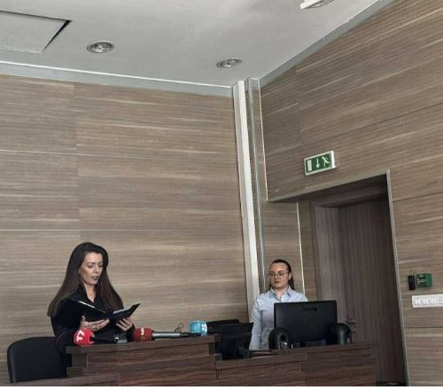 E kërcënoi Faton Pecin, mërgimtari dënohet me gjashtë muaj burgim efektiv