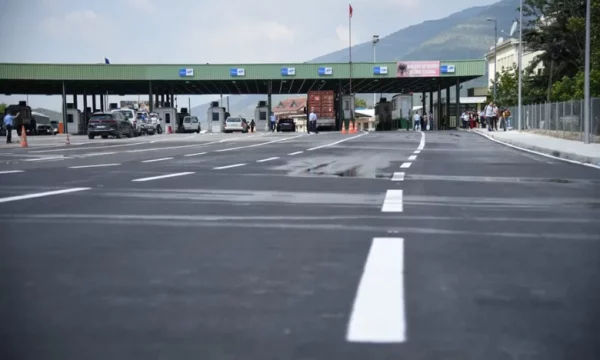 Pritje të shkurtra për të hyrë në Kosovë