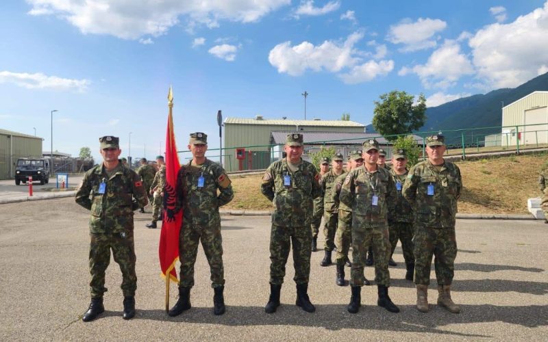 Forcat e reja të ushtrisë shqiptare mbërrijnë në Kosovë, ministri Vengu: Çdo ditë mbajnë lart flamurin dhe vlerat tona