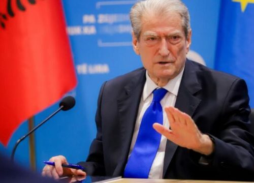 Sali Berisha përjashtohet për 10 ditë nga Kuvendi