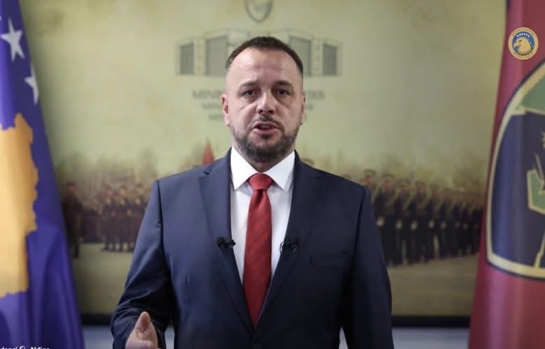 Maqedonci: Ushtarët janë zemra dhe nderi i Republikës