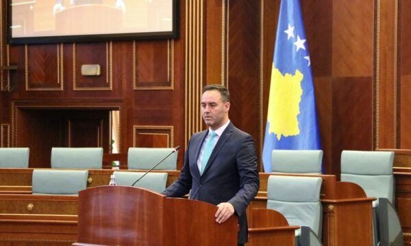 “Gjasa të pakta” për Qeverinë Konjufca