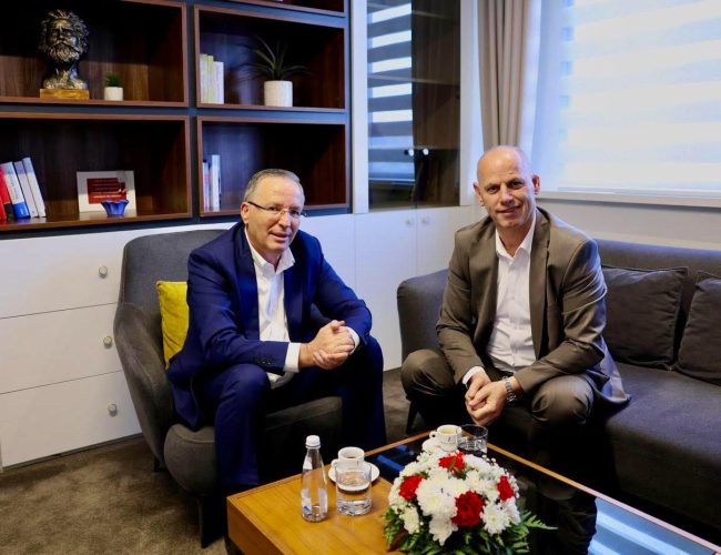 Bedri Hamza pret në zyrë Ramiz Lladrovcin: PDK në Drenas është e bashkuar dhe e gatshme për fitore