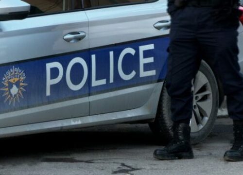 Katër punëtorë të një kompanie në Klinë rrihen mes vete, pësojnë lëndime të rënda – dy dërgohen në mbajtje