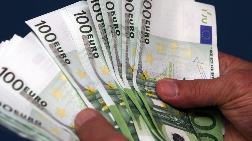 Inflacioni: 100 euro të vitit 2019 sot vlejnë vetëm 78 euro