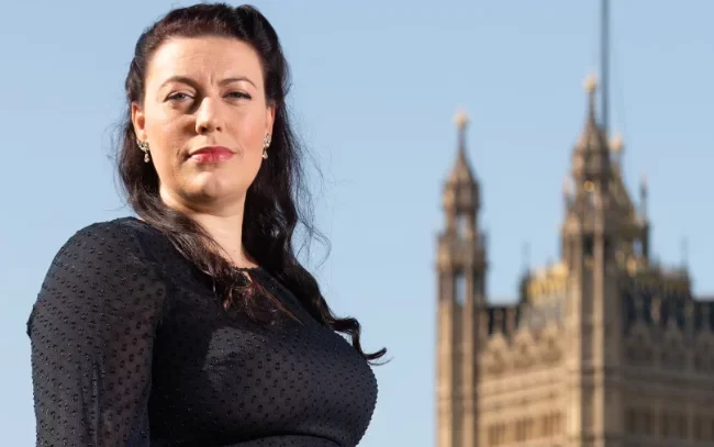 Alicia Kearns: Radoiçiq dhe bashkëpunëtorët e tij duhet të përballen me drejtësinë