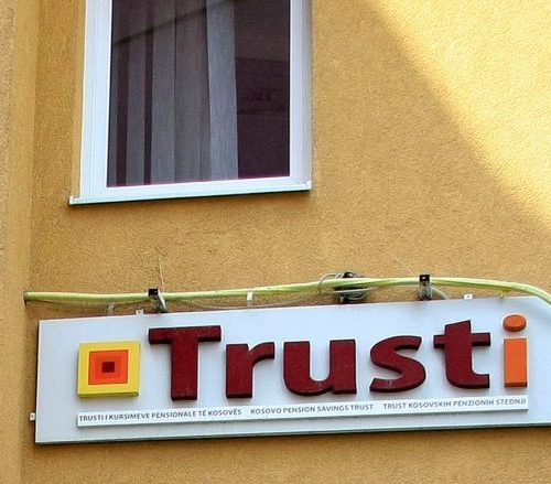 Trusti vjen me një njoftim për kontribuesit