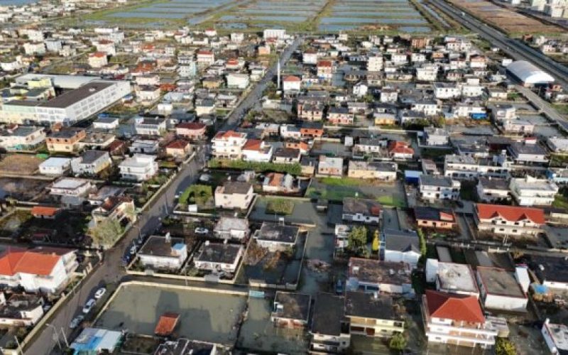 Një i vdekur nga përmbytjet në Durrës