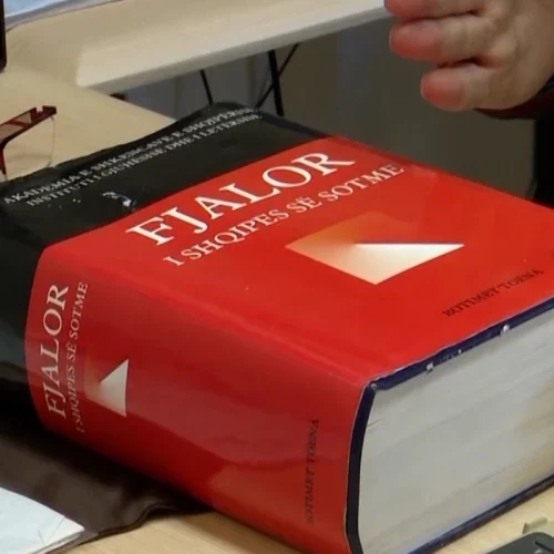 Akademikët e Kosovës jashtë projektit, fjalori i madh i Gjuhës Shqipe shkakton debate