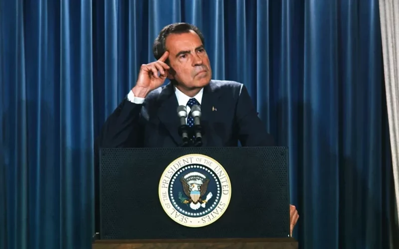 Kriza e naftës e vitit 1973 e detyroi Nixonin të rishikonte kohën