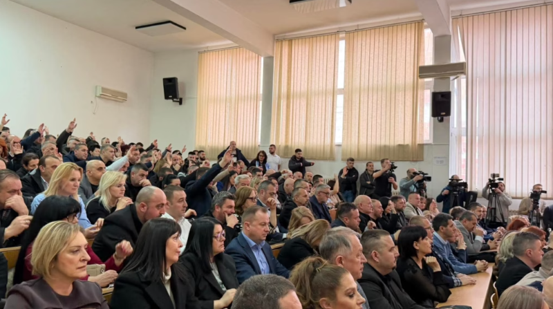 Lista Serbe dorëzohet, pranon integrimin e Arsimit dhe Shëndetësisë në institucionet e Kosovës