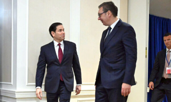 “Marrëveshje sekrete për ta njohur Kosovën”, njeriu i Vuçiqit i reagon ish-diplomatit që foli për vizitën e Gjuriq në Washington