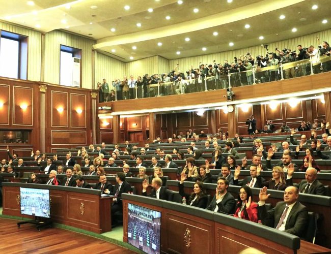 Zgjidhen nënkryetarët, konstituohet Kuvendi