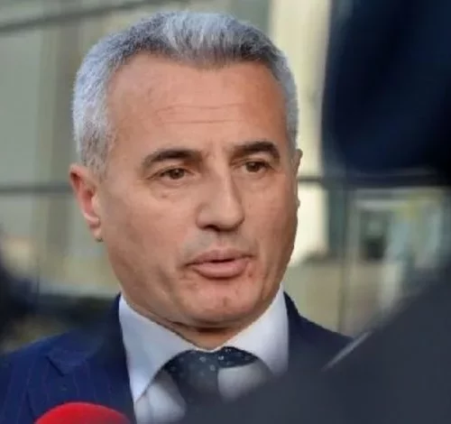 Serbia ndalon avokatin Koci për “verifikim shtesë”