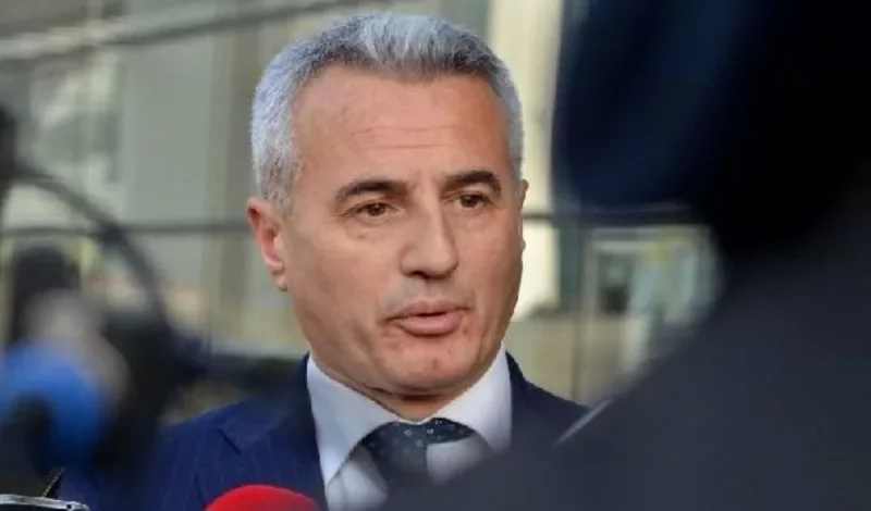 Serbia ndalon avokatin Koci për “verifikim shtesë”