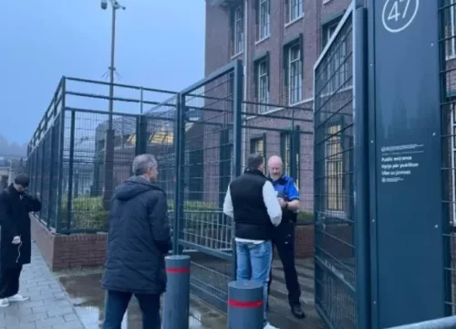 Bashkatdhetarët shkojnë në Speciale për të ndjekur deklaratën përmbyllëse të mbrojtjes së Thaçit