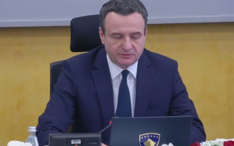“Kurti 3” nis punën: Paga e 13-të, presidenti dhe vendimet e para në fokus
