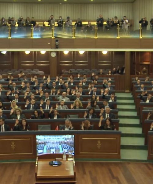 Miratohet kërkesa e Besnik Tahirit, “Rezoluta për Hagën” del e para në rend të ditës