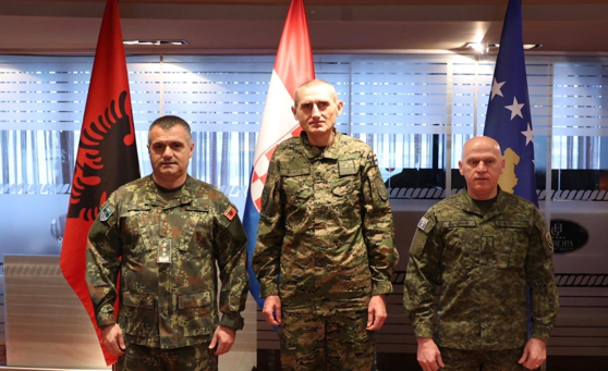 Mbahet takimi trepalësh Kosovë-Shqipëri-Kroaci, FSK: U konfirmua përkushtimi për paqe, stabilitet e siguri