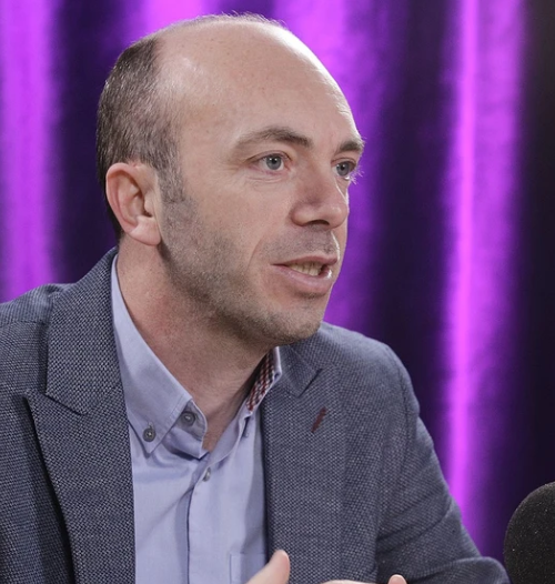 Mehmeti: Mediat lokale në vështirësi financiare, rrezikohet pavarësia editoriale