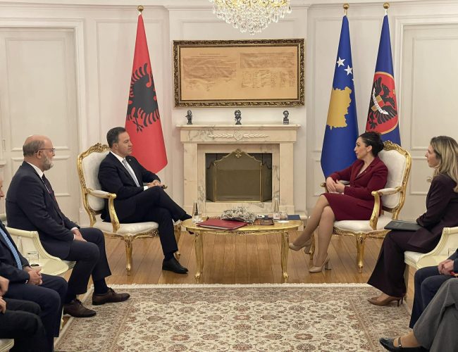 Kryekuvendari shqiptar Peleshi pritet nga presidentja Osmani