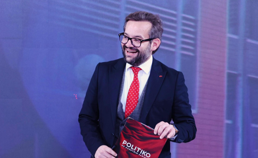 Arsyetohet Sadiku: Kam probleme me lukth dhe implantet dentare