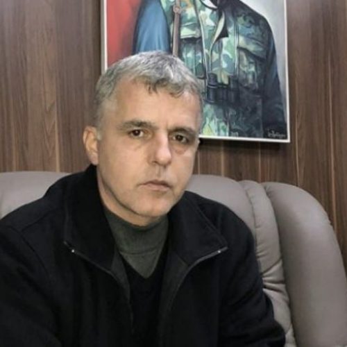 Klinaku pas postimit për Thaçin, thotë se nuk e pati për deputetin Geci