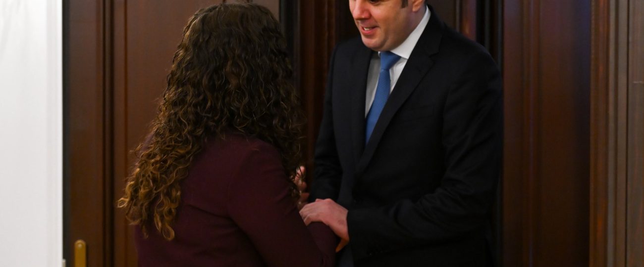 “Edhe për Vjosa Osmanin ka vend”, LDK ia hap dyert ish-presidentes