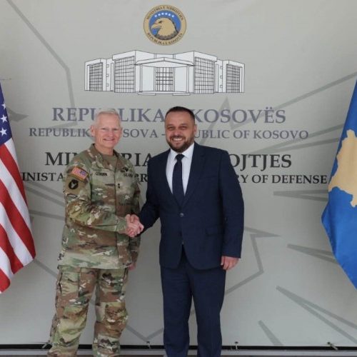 Maqedonci falënderon ShBA-në për forcimin e ushtrisë së Kosovës