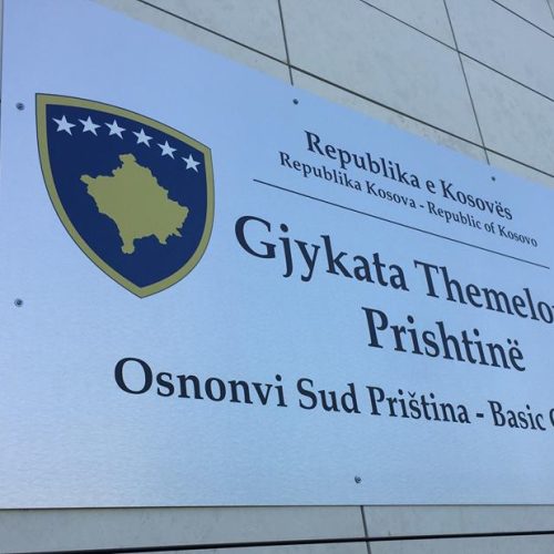 Baba e bir nga Gjilani të akuzuar për fajde dhe shpëlarje parash, s’e pranojnë fajësinë para gjykatës