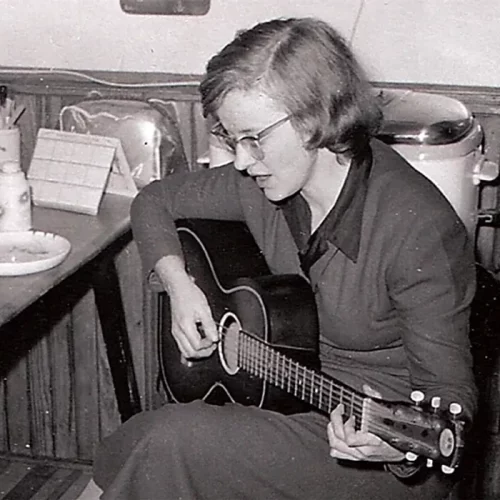 Connie Converse ishte krijuese gjeniale e muzikës folk – dhe pastaj ajo u zhduk