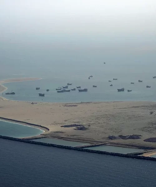 Agjencia Ndërkombëtare e Energjisë paralajmëron për një tronditje historike të furnizimit me naftë, ndërsa lufta me Iranin mbyt tregjet globale