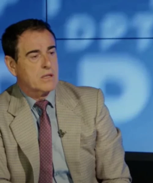 Ibishi: Paralajmërimi i Vuçiqit për armatim rrit tensionet në rajon