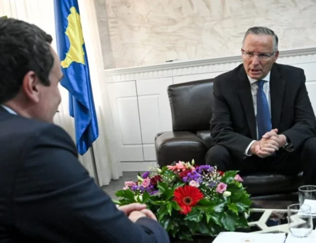 Kurti i shkruan Bedri Hamzës, por thotë se oferta që kishte për LDK-në nuk vlen për PDK-në