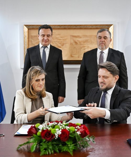 Nënshkruhet marrëveshja për rindërtimin e Xhamisë së Ibrit, e djegur më 1999