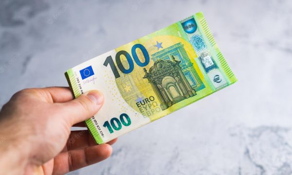 Qeveria vendosë: Shtesa për lehona, fëmijë, pensionistë e sektorin privat