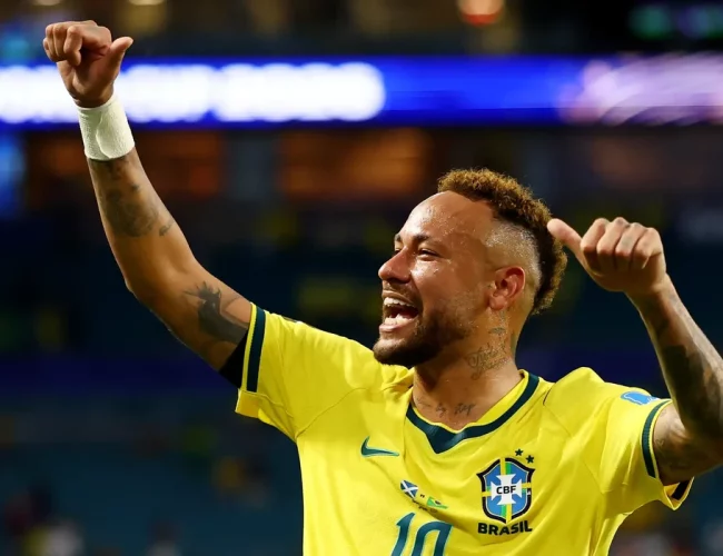 “Zemra më rrihte fort”, Neymar reflekton pasi u rikthye te Brazili pas 981 ditësh mungesë