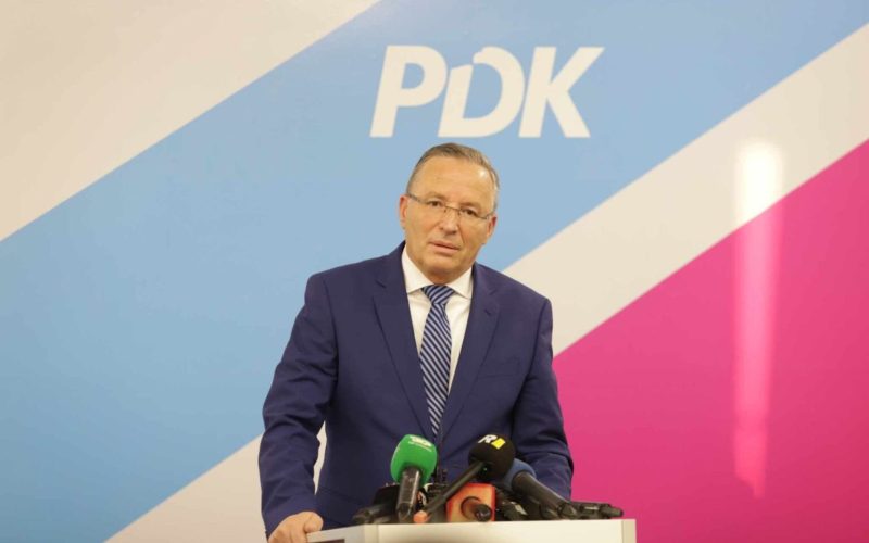 Bedri Hamza jep dorëheqje nga kreu i PDK-së